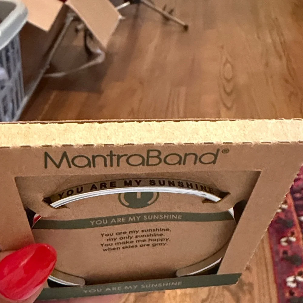 MantraBand Silver 'You Are My Sunshine' Bracelet - Picture 2 of 2